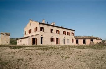 Eladó Olaszországi családi ház hirdetés (39354239)