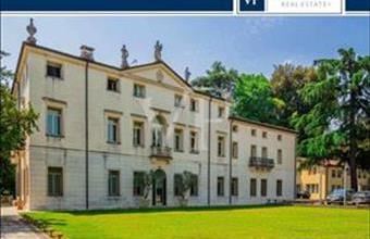 Eladó Olaszországi egyéb üzlethelyiség hirdetés (11723777)