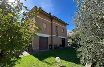 Eladó Olaszországi családi ház hirdetés (34893387)