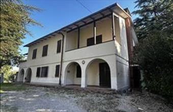 Eladó Olaszországi családi ház hirdetés (95294627)