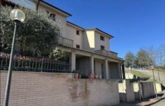 Eladó Olaszországi családi ház hirdetés (22933374)