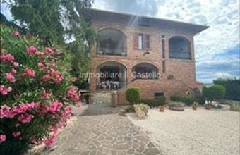 Eladó Olaszországi tégla lakás hirdetés (89249925)