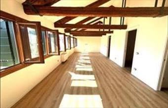 Eladó Olaszországi tégla lakás hirdetés (56644225)