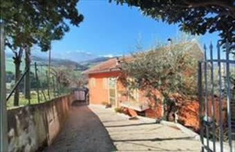 Eladó Olaszországi családi ház hirdetés (21772997)