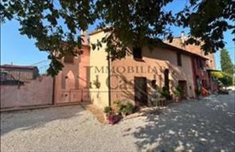 Eladó Olaszországi családi ház hirdetés (54475299)