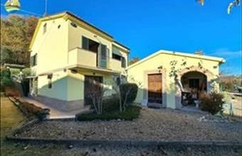 Eladó Olaszországi családi ház hirdetés (27599318)