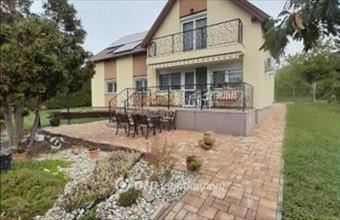 Eladó Balatonfűzfői családi ház hirdetés (22946555)