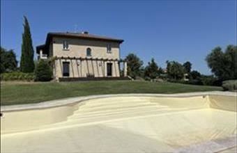 Eladó Olaszországi családi ház hirdetés (77837876)