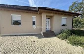 Eladó Helvéciai családi ház hirdetés (92424395)