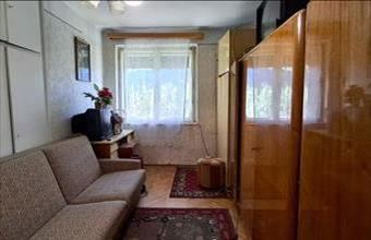 Eladó Gyöngyösoroszi tégla lakás hirdetés (93229829)