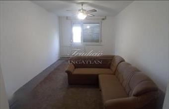 Eladó Győri panel lakás hirdetés (62377735)