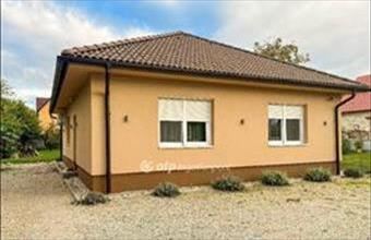 Eladó Győri családi ház hirdetés (93747688)