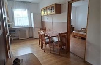 Eladó Gödöllői csúsztatott zsalus lakás hirdetés (56391379)