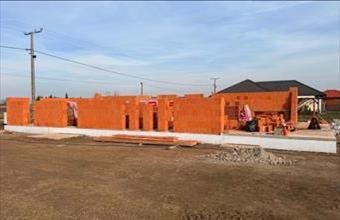 Eladó Röszkei családi ház hirdetés (94326494)