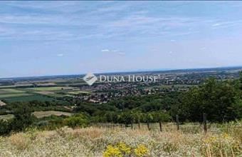 Eladó Győrújbaráti külterületi telek hirdetés (61677379)