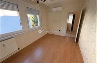 Eladó Debreceni csúsztatott zsalus lakás hirdetés (64895525)