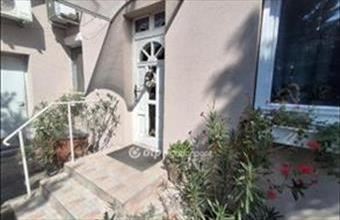 Eladó Budapest III. kerületi ikerház hirdetés (18593947)