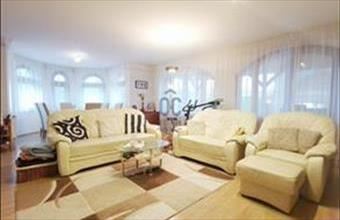 Eladó Velencei családi ház hirdetés (93823593)