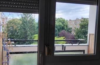 Eladó Budakeszi csúsztatott zsalus lakás hirdetés (37433216)