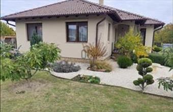 Eladó Balatonlellei családi ház hirdetés (83355742)