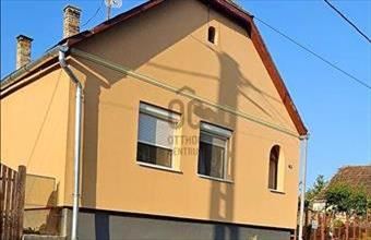 Eladó Mezőkomáromi családi ház hirdetés (37442484)