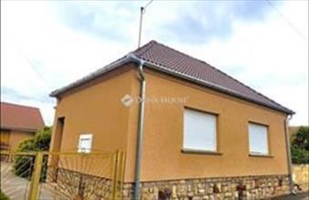 Eladó Udvari családi ház hirdetés (78343539)