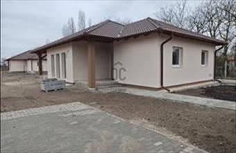 Eladó Kiskunlacházai ikerház hirdetés (53692634)