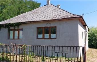 Eladó Márokpapi családi ház hirdetés (96756426)