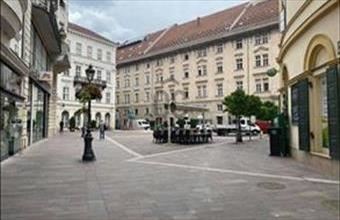 Eladó Budapest V. kerületi tégla lakás hirdetés (75426142)