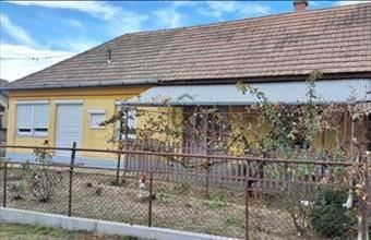 Eladó Tápiószentmártoni családi ház hirdetés (53444478)