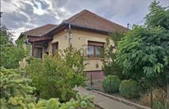 Eladó Tápiószentmártoni családi ház hirdetés (32192839)