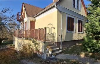 Eladó Balatonkenesei családi ház hirdetés (44634779)