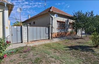 Eladó Magyarcsanádi családi ház hirdetés (57564893)