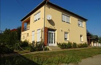 Eladó Napkori családi ház hirdetés (94937433)