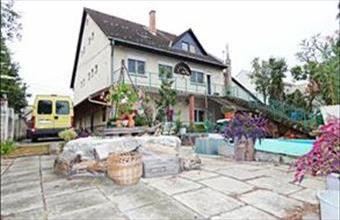 Eladó Budapest XV. kerületi családi ház hirdetés (95362324)