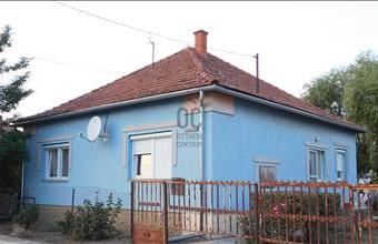 Eladó Tiszatenyői családi ház hirdetés (74447143)