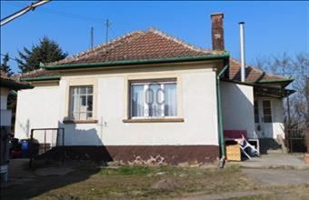 Eladó Tápiószelei családi ház hirdetés (54567464)