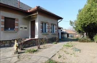 Eladó Tápiószentmártoni családi ház hirdetés (47193846)