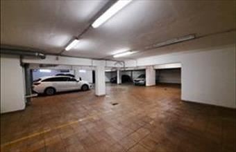 Kiadó Budapest I. kerületi iroda irodaházban hirdetés (35424393)