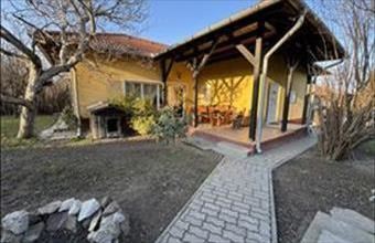 Eladó Szalkszentmártoni családi ház hirdetés (93453293)