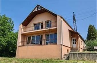 Eladó Ajkai családi ház hirdetés (83916767)