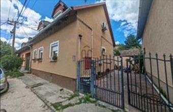 Eladó Esztergomi családi ház hirdetés (72636378)