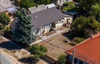 Eladó Csákvári családi ház hirdetés (33343267)