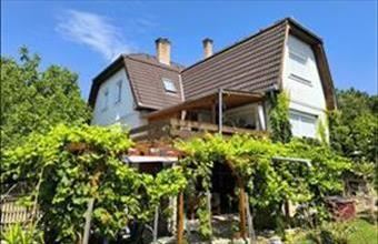 Eladó Balatongyöröki családi ház hirdetés (29963497)