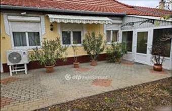 Eladó Tiszaföldvári családi ház hirdetés (43369775)