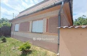 Eladó Kiskunlacházai családi ház hirdetés (23346237)