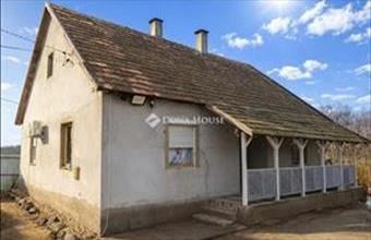 Eladó Tápiószentmártoni családi ház hirdetés (55354135)