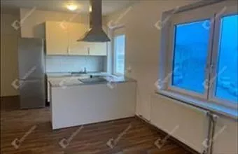 Kiadó Bucsui tégla lakás hirdetés (93724365)