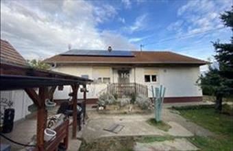 Eladó Nagyvenyimi családi ház hirdetés (44338379)