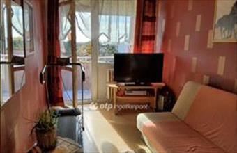 Eladó Hatvani csúsztatott zsalus lakás hirdetés (24575471)